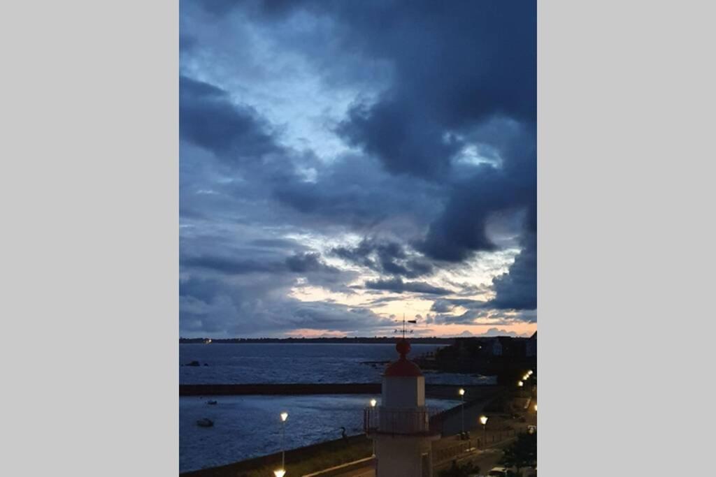 Le Phare De La Croix Pleine Vue Mer Centre Ville Concarneau Exterior foto